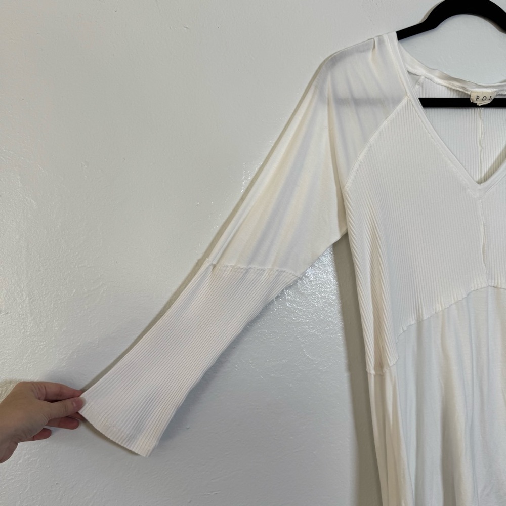 POL V-neck Ribbed Flowy Top - Picture 7 of 16